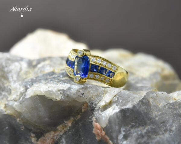 Blue Sapphire & Diamond ring