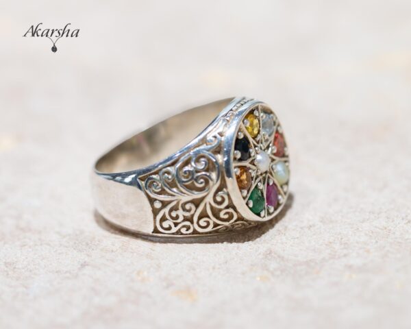 Navaratne Ring
