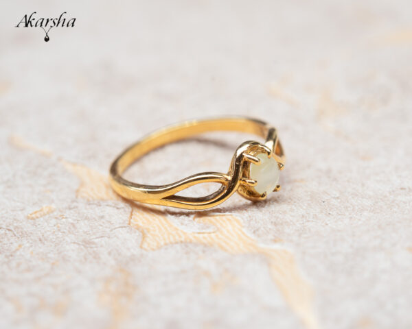 cat's_eye_yellow_gold_ring